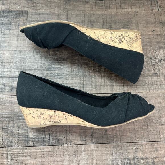 SEYCHELLES PEEP TOE BLACK CANVAS AND CORK WEDGES SIZE 8.5 - Picture 4 of 7